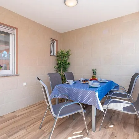 Luxury - La 1 & 2 Ferienhaus *