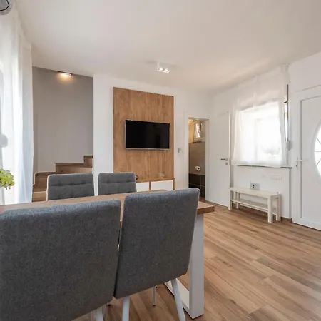 Ferienhaus Luxury - La 1 & 2 *
