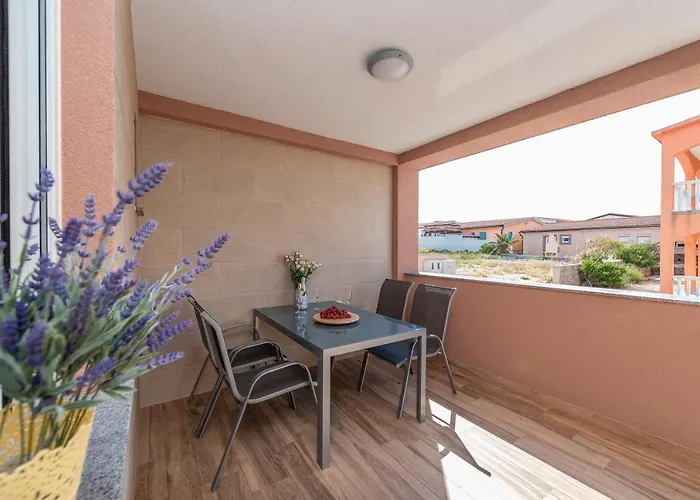 Luxury - La 1 & 2 * Вир