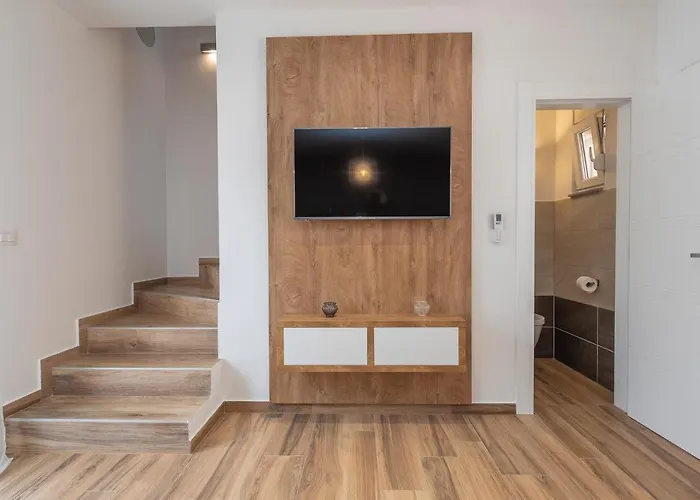 Luxury - La 1 & 2 Дом отдыха Вир