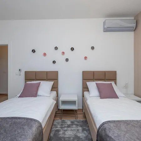 Feriehus Luxury - La 1 & 2 Vir