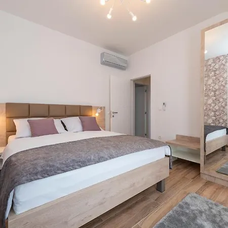 Luxury - La 1 & 2 * Vir