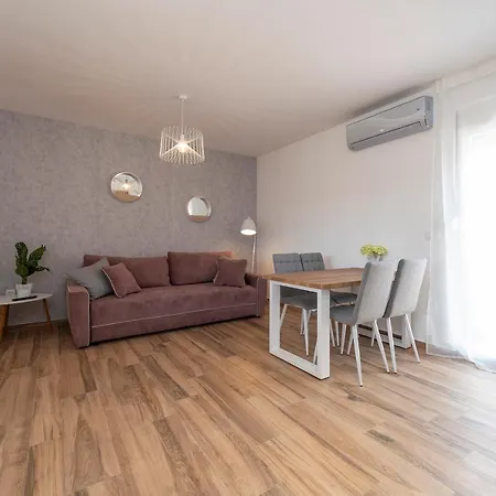 Holiday home Luxury - La 1 & 2