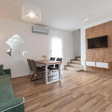 Luxury - La 1 & 2 Feriehus *