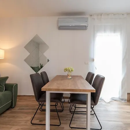 Luxury - La 1 & 2 * Вир