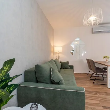 Luxury - La 1 & 2 * Вир