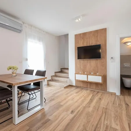 Luxury - La 1 & 2 Вир