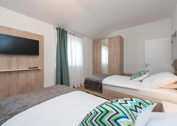 Prázdninový dům Luxury - La 1 & 2 *